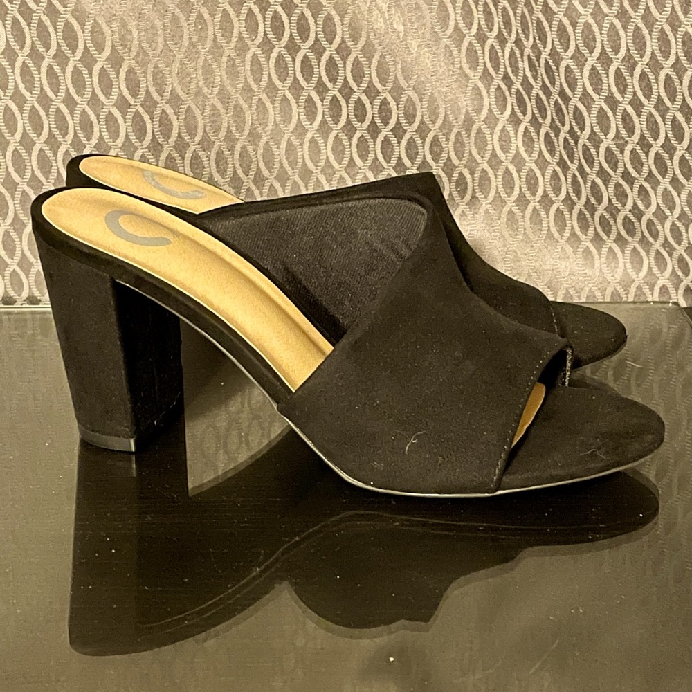 Black Chunky Heel Sandals Chinese Laundry NEW without tags sz 6.5